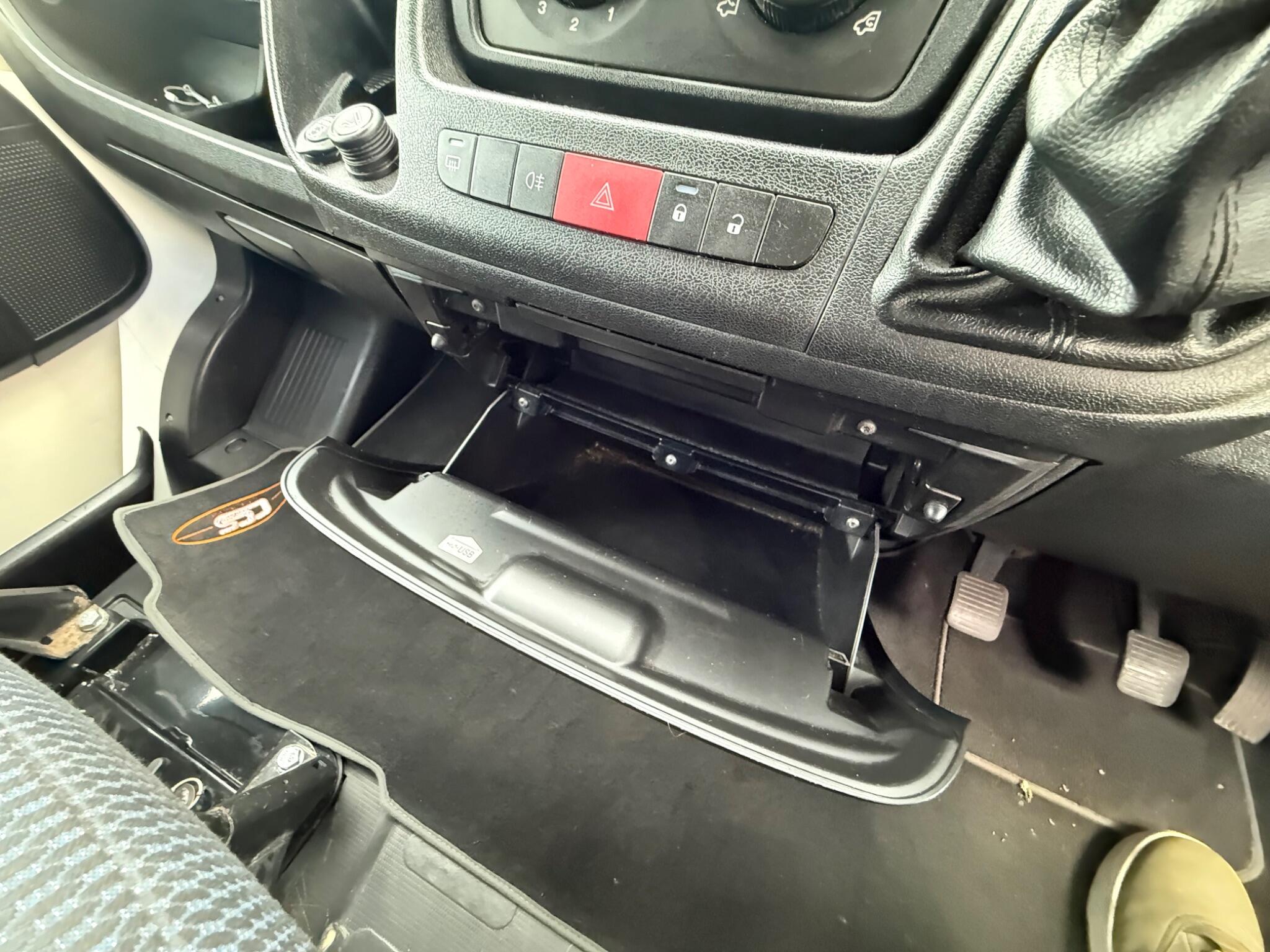 Citroen Relay 2.2 HDi 35 Enterprise L3 H2 4dr — photo 127 of 134